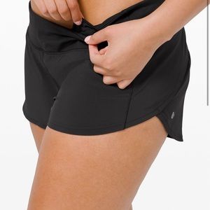 EUC 2.5” lulu speed shorts